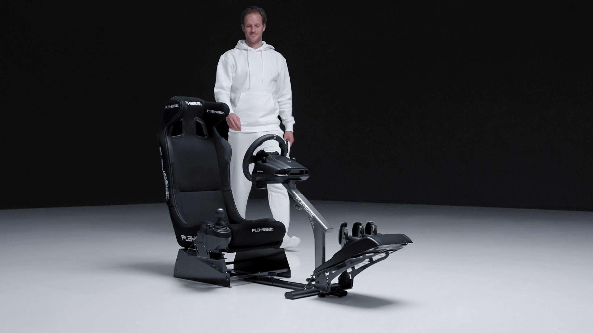 Playseat® Evolution PRO Black ActiFit™ | PlayseatStore Playseat® Evolution PRO Black ActiFit™ | PlayseatStore