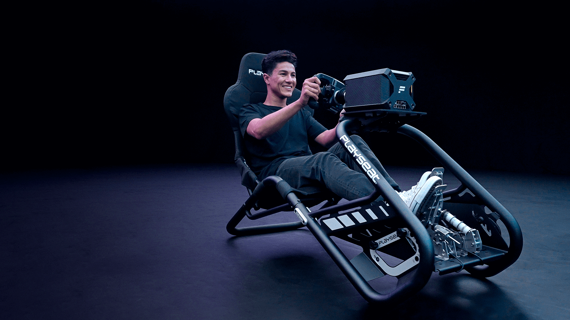 中古品 Playseat Trophy Black ホイールスタンド Playseat® Trophy Black | PlayseatStore - PlayseatStore