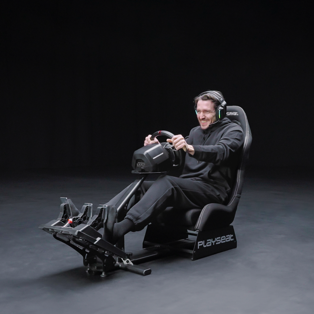 Playseat® Evolution Black ActiFit™ | PlayseatStore - PlayseatStore Playseat® Evolution Black ActiFit™ | PlayseatStore - PlayseatStore